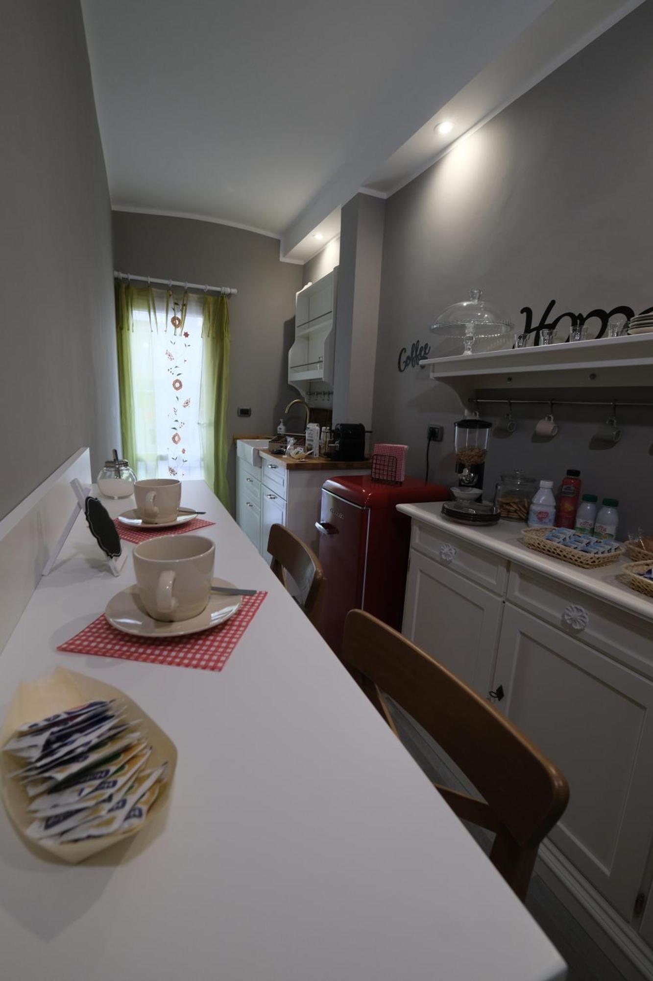 Hotel Il Poggiolo Fiorito Taranto Esterno foto
