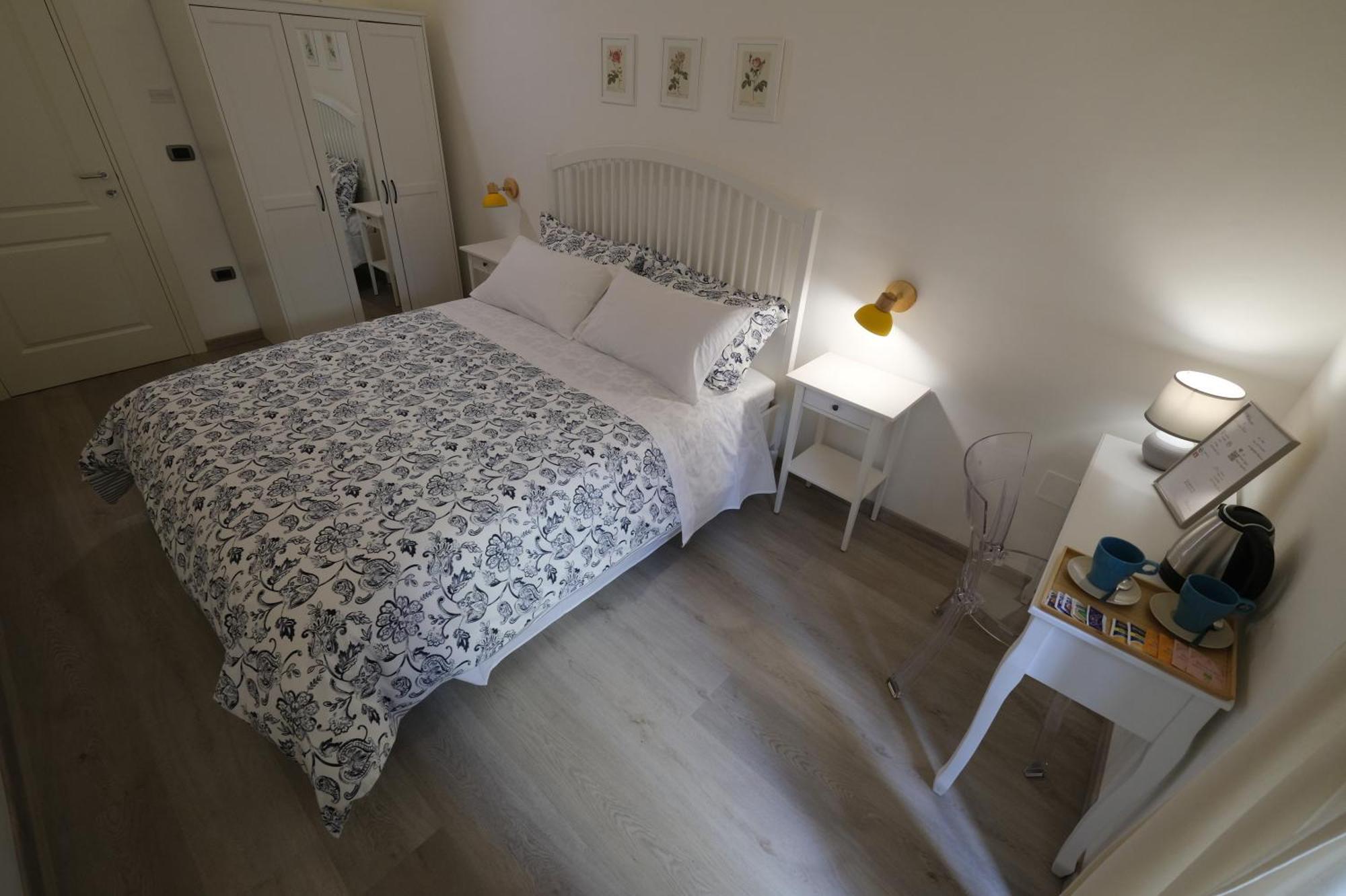 Hotel Il Poggiolo Fiorito Taranto Esterno foto