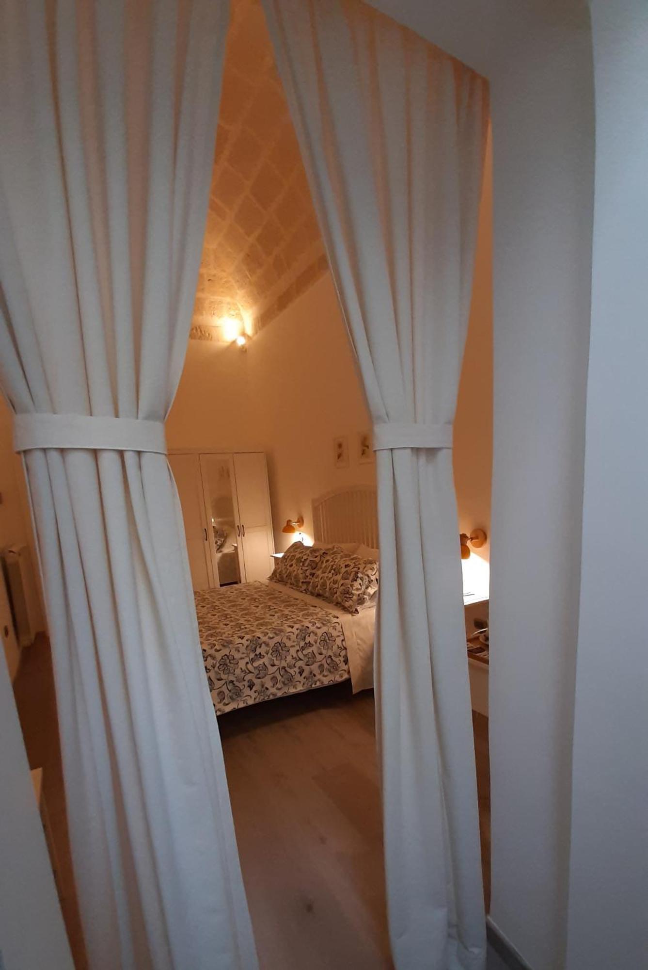Hotel Il Poggiolo Fiorito Taranto Esterno foto
